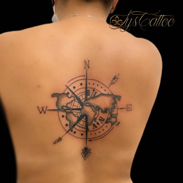 Où trouver un salon de tatouage expérimenté dans les tatouages sur le thème des roses des vents, boussoles, sextant, à Gradignan proche de Bordeaux et du bassin d’Arcachon Pessac en Gironde
