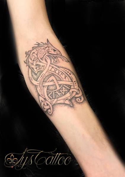 tatouage homme celte celtique arbre de vie et symbole tresses celte à Bordeaux Bassin d'Arcachon