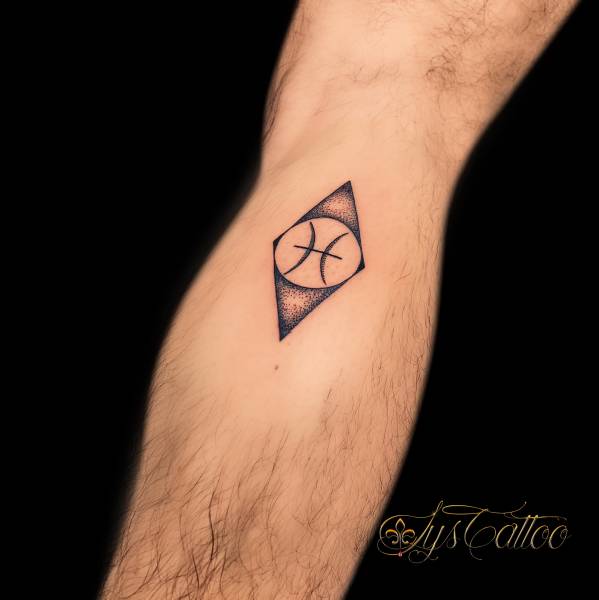 Trouver un tatoueur spécialiste du tatouage signes du zodiaque à Gradignan proche de Bordeaux en Gironde